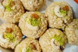 Joynagar Special Moya - জয়নগরের মোয়া